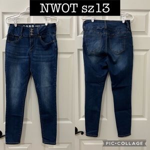 Dark wash skinny jeans w/ booty lift